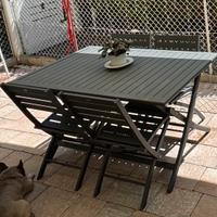 Set tavolo e sedie giardino