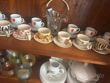 Servizio caffè a tema animali della savana