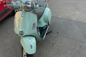 Vespa 310 gts Colore amabile