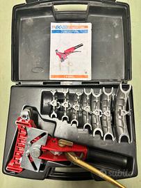 Piegatubi manuale