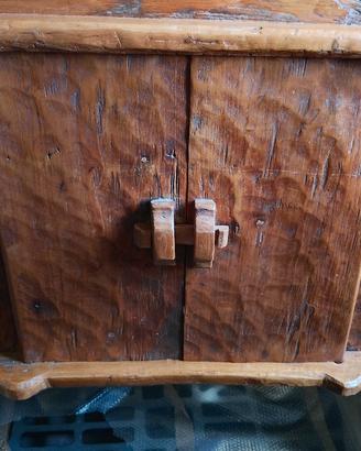 Mobile etnico in legno teak a 4 gambe