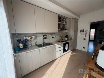 Cucina Moderna Completa con marmo