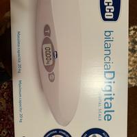 Bilancia digitale per neonata/o