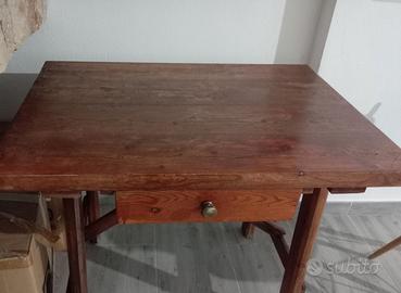 Tavolo artigianale fatto fare da un falegname