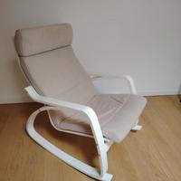 Sedia dondolo Poang ikea con poggiapiedi