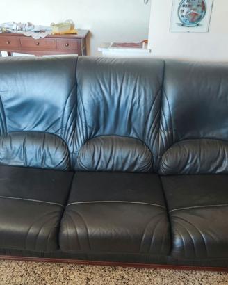Divano letto in pelle.