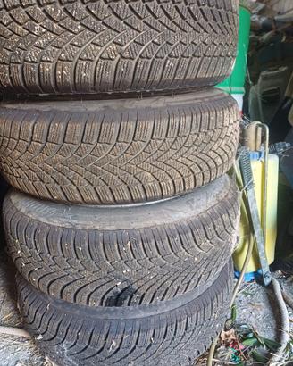 Gomme 185 65 r15 con cerchi oz