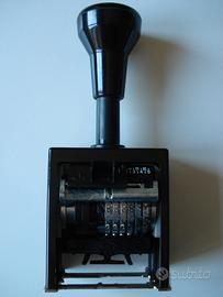 TIMBRO NUMERATORE DI METALLO COME NUOVO.