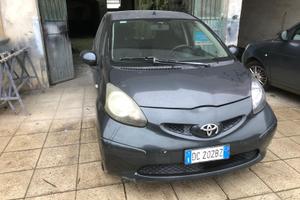 Toyota Aygo automatica anno 2006 incidentata