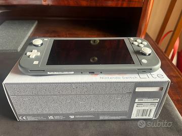 Nintento Switch Lite come Nuovo con Game Card