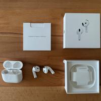 Apple AirPods 4 con cancellazione del rumore