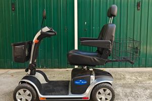 Motoretta per anziani scooter disabili