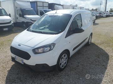 Ford Transit Courier furgone