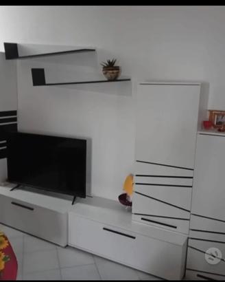 PARETE ATTREZZATA 
