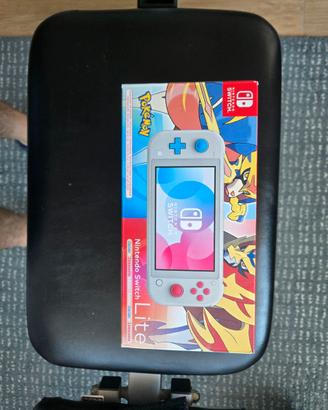 Nintendo Switch Lite Pokémon Zacian e Zamazenta LE