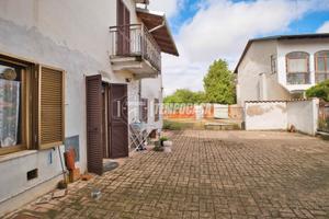 SEMINDIPENDENTE CON DOPPI SERVIZI E AMPIO SPAZIO