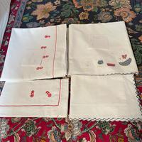 Biancheria da carrozzina con ricami