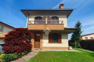 VILLA SINGOLA A ROBECCO SUL NAVIGLIO