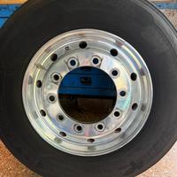 Michelin X Line Energy 385 55 R22 + cerchi Alcoa