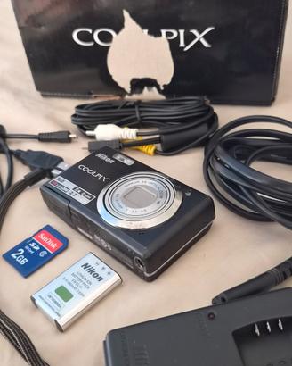 Fotocamera Nikon Coolpix + Scatola originale e kit