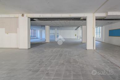 NEGOZIO A SAN GIULIANO MILANESE