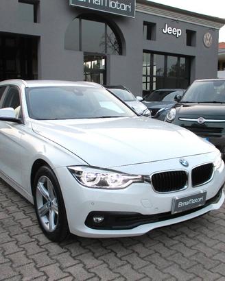 BMW 320 d Touring xdrive Luxury auto CarPlay/LED/N