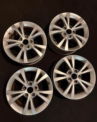 Cerchi in lega Alfa Romeo Giulietta 16" 