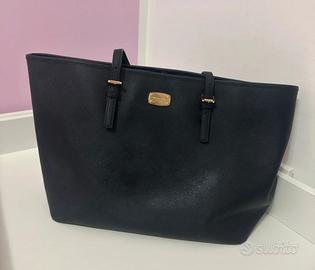Shopper Michael Kors