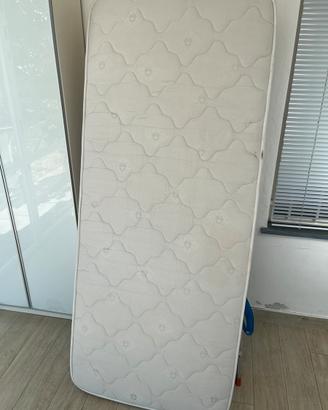 Materasso singolo in condizioni molto buone
