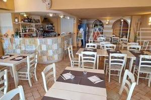 Attività / Licenza di 100 m² con 3 locali a Cerial