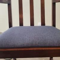 Elegante poltroncina in legno massello con braccio