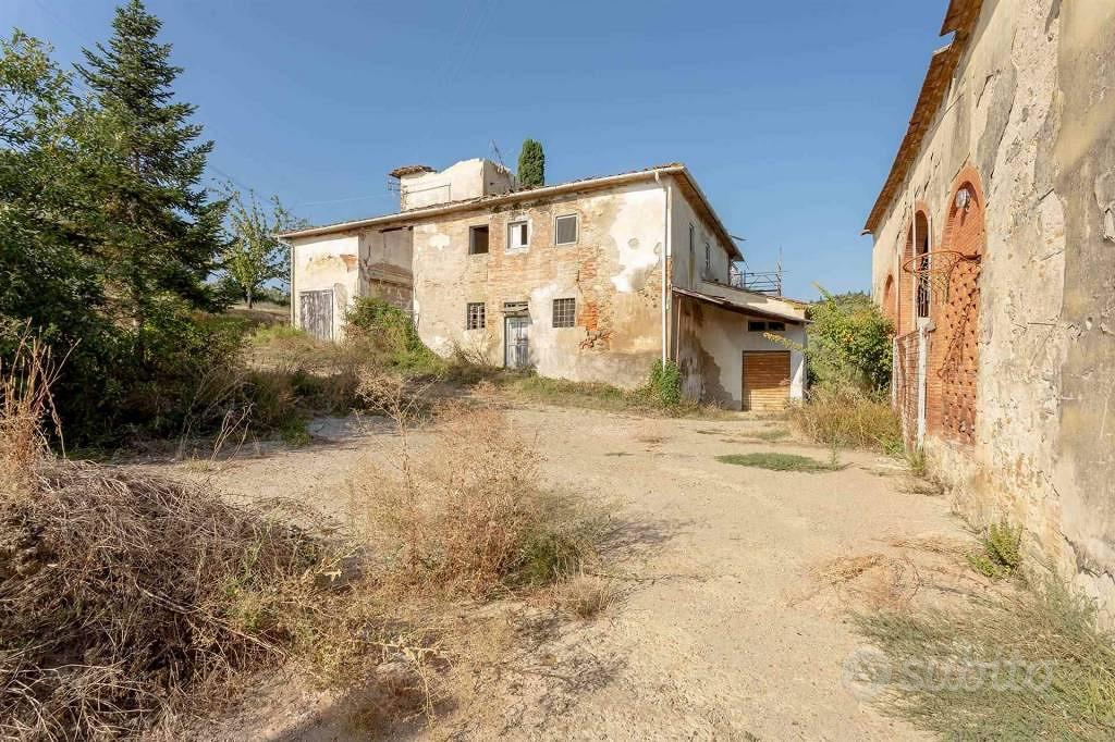 Rustico / Casale di 600 m² con più di 5 locali a P - Vista 5