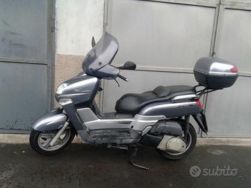 Scooter yamaha Xc300