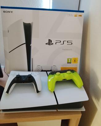 Ps5 slim 1 TB NUOVA + 2 joystick + 2 giochi