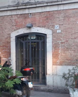 Negozio/locale commer/ ufficio piazza immacolata