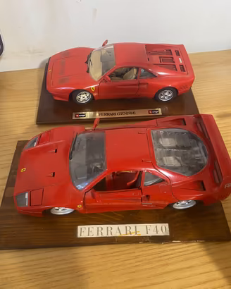 coppia di modellini Ferrari Burago
