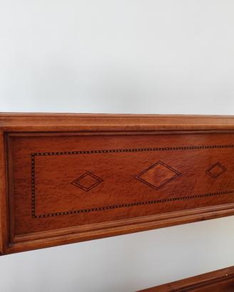 Letto in legno di abete