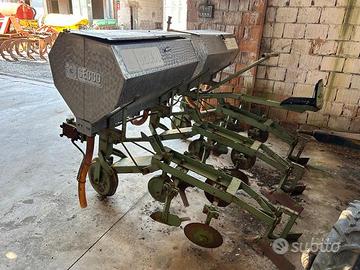 Sarchio marca SECCO, porta concime in acciaio