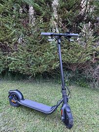 Monopattino elettrico Ninebot F25I