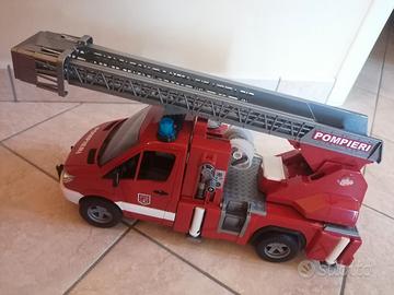 Camion pompieri Mercedes Bruder