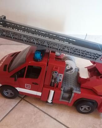 Camion pompieri Mercedes Bruder