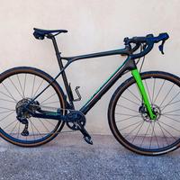 Gravel GT Grade carbon GRX 