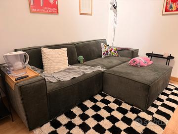 Divano con puff praticamente nuovi semeraro