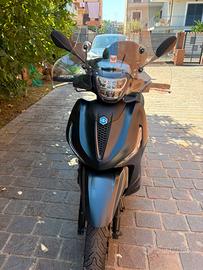 Beverly 300