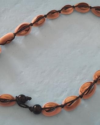 Collana con conchiglie cipree