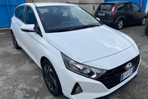 Hyundai i20-1.2 benz-full-2023