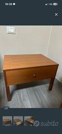 Comodino in legno marrone