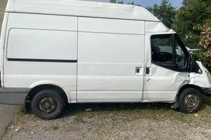 Ford transit incidentato