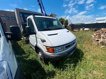 Iveco daily 35 C 11 cassone ribaltabile e gru