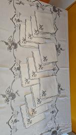 Tovaglia da 12 ricamata a mano 